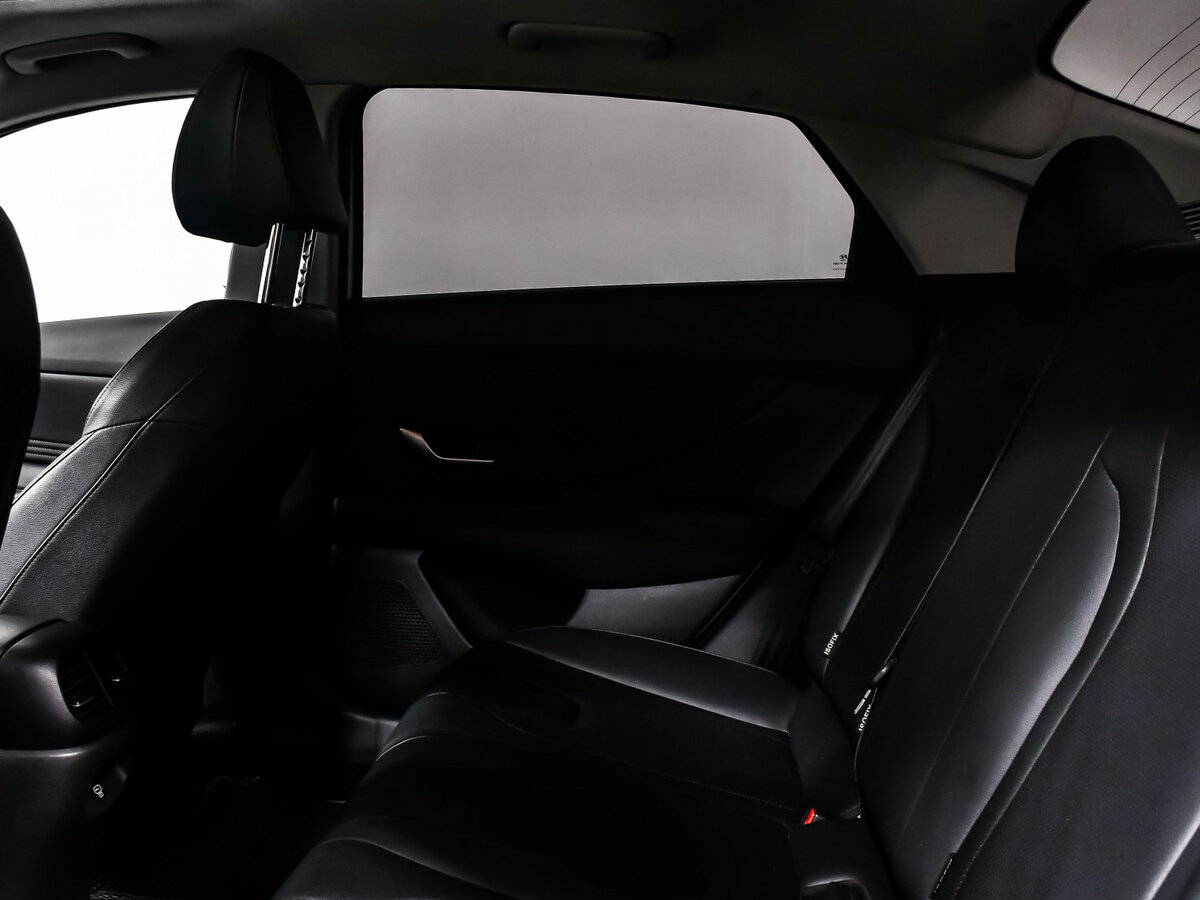 Hyundai Elantra с пробегом — 2023 год. Фото: #11