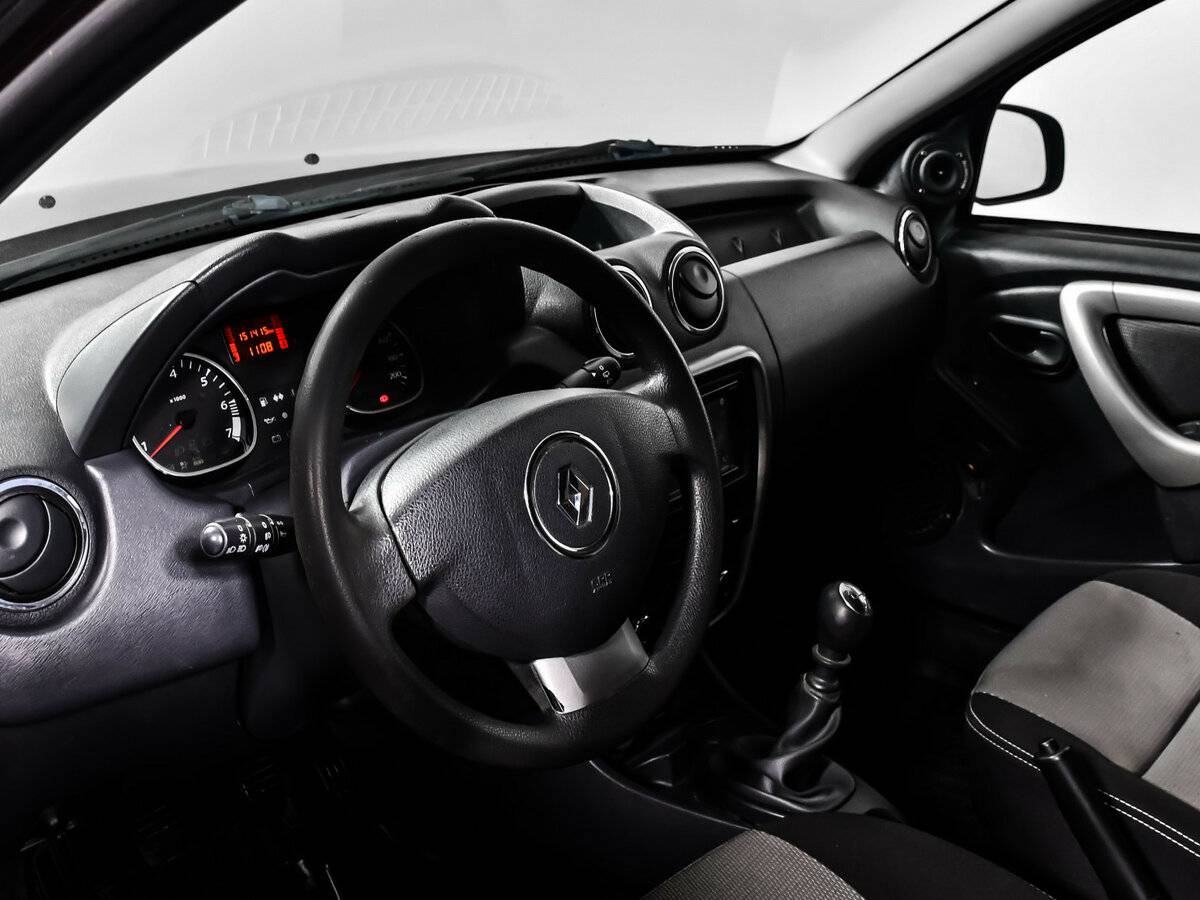 Renault Duster с пробегом — 2015 год. Фото: #9