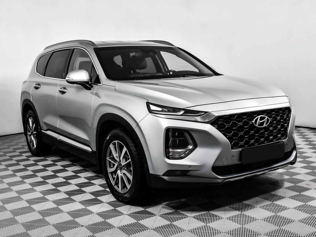 Hyundai Santa Fe с пробегом — 2018 год. Фото: #2