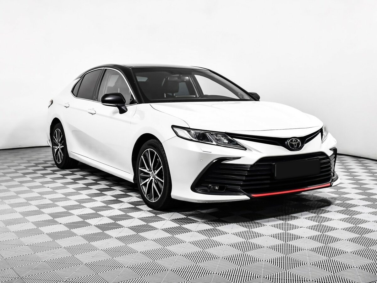 Toyota Camry с пробегом — 2021 год. Фото: #2