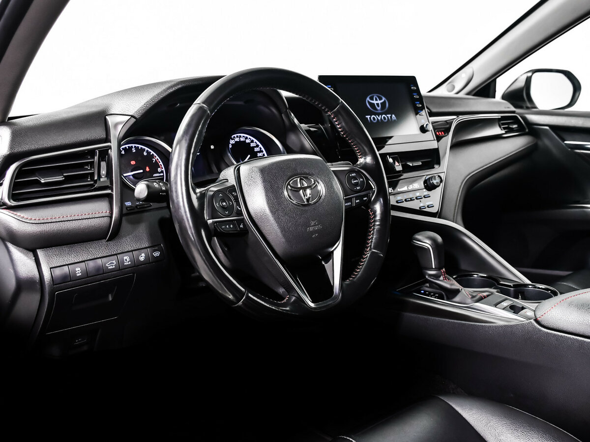 Toyota Camry с пробегом — 2021 год. Фото: #10