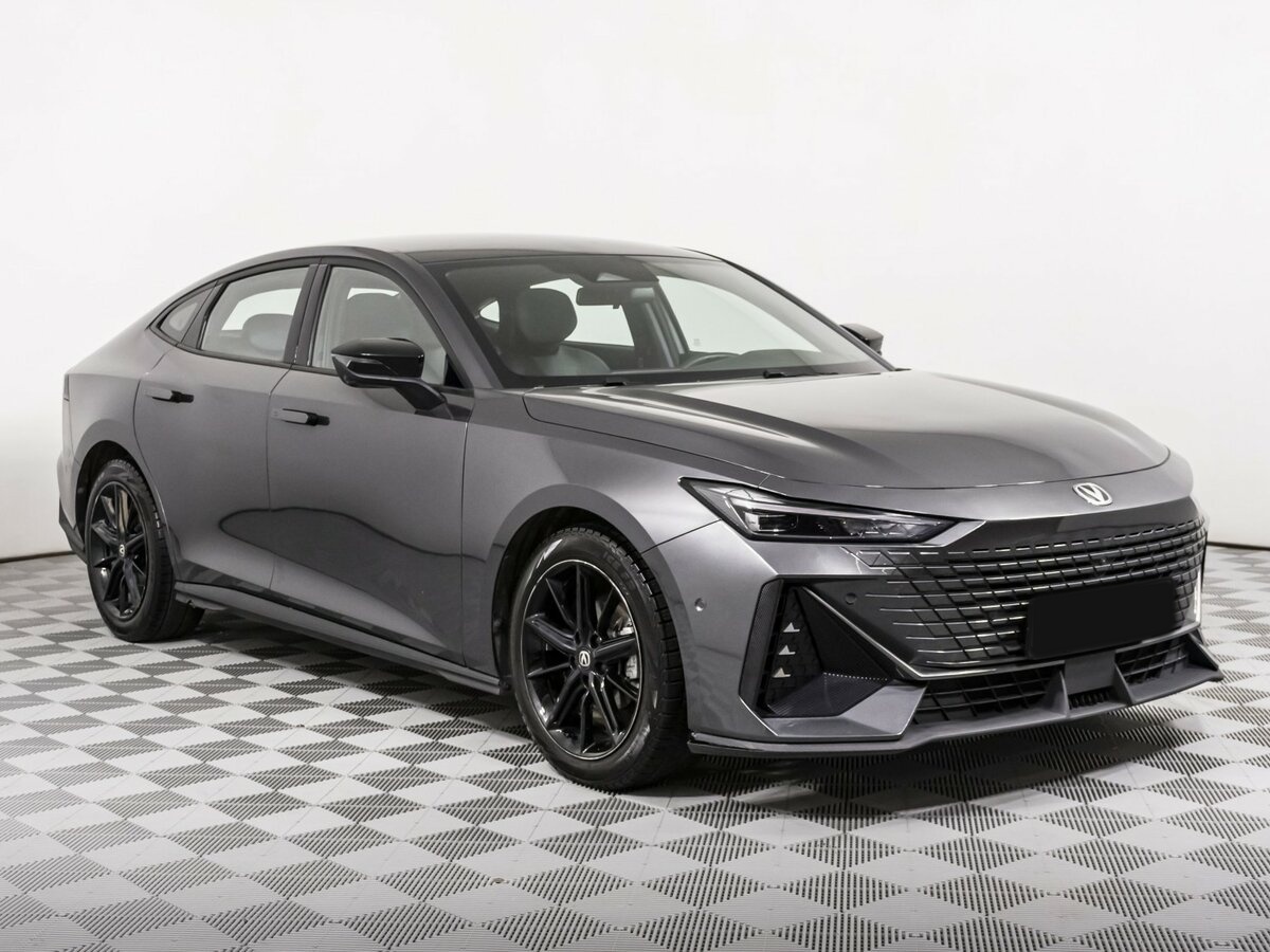 Changan UNI-V с пробегом — 2023 год. Фото: #2