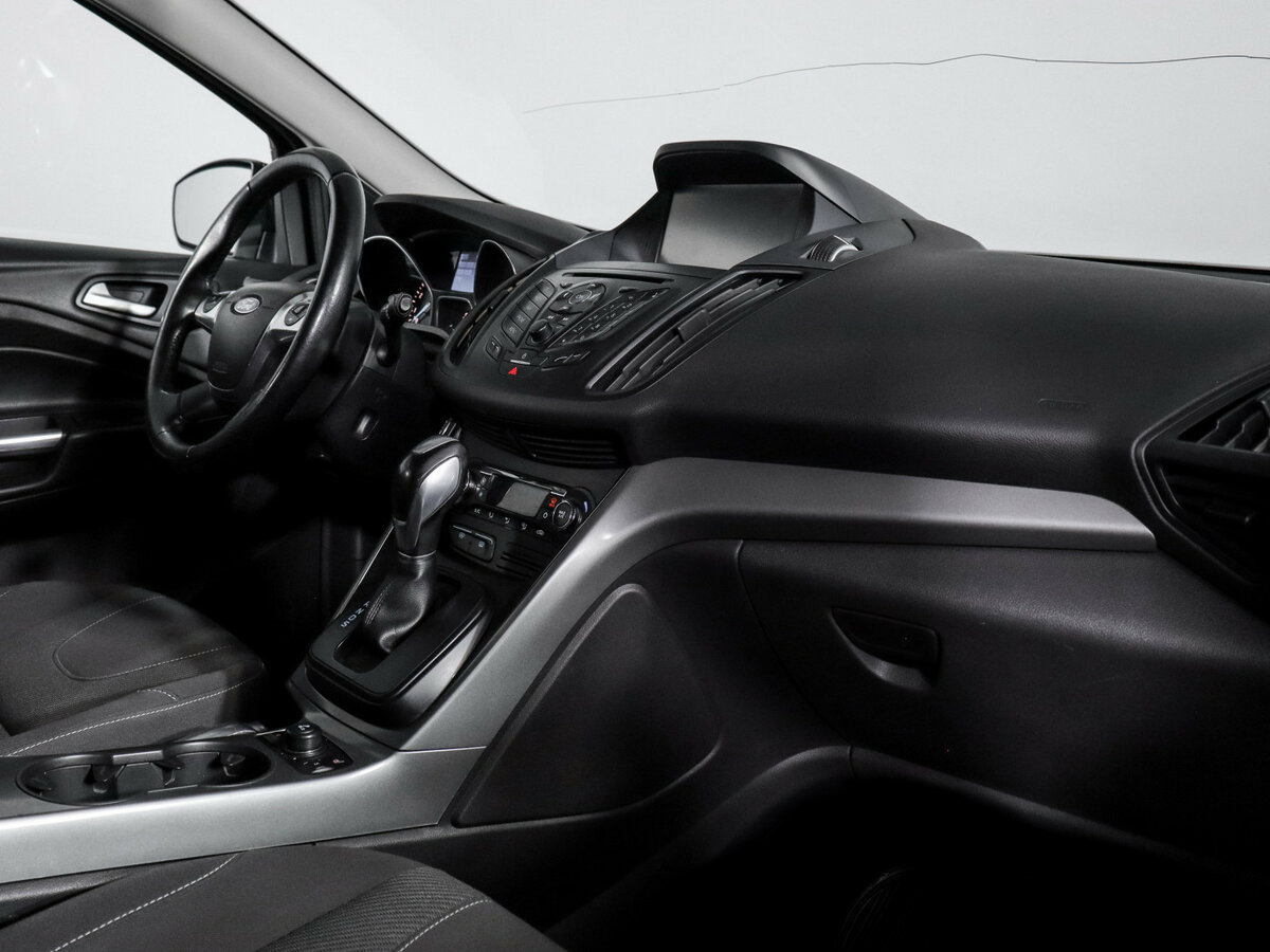 Ford Kuga с пробегом — 2014 год. Фото: #6