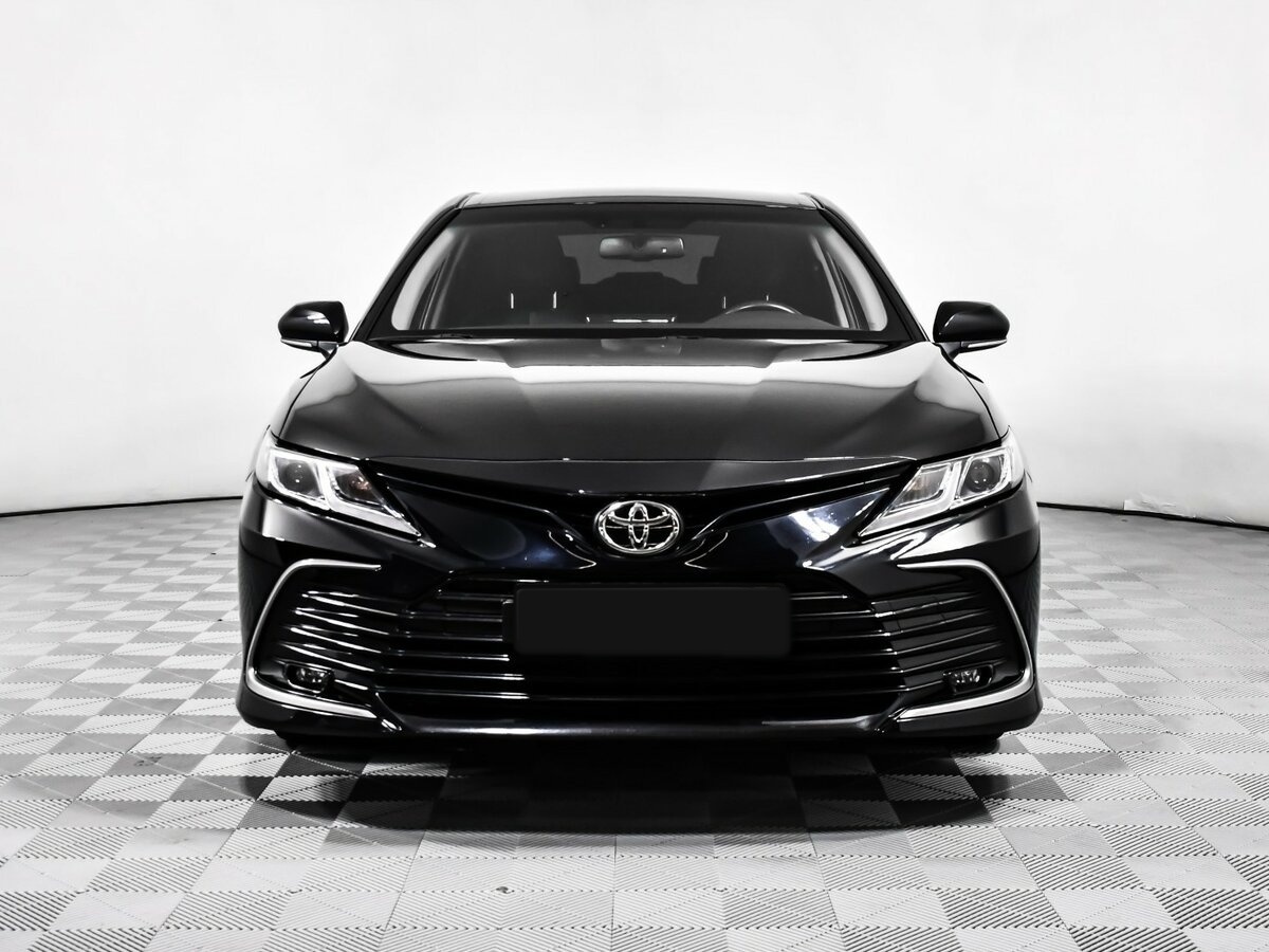Toyota Camry с пробегом — 2021 год. Фото: #1