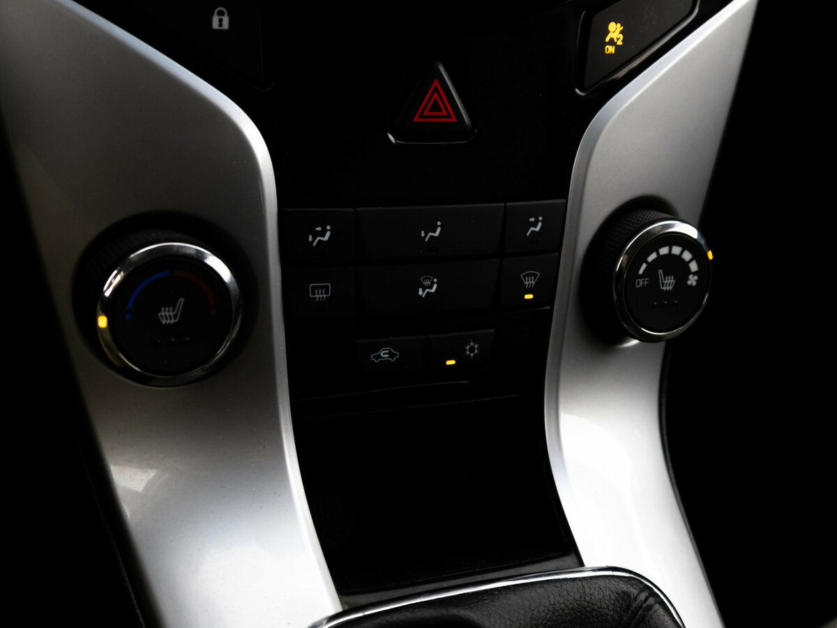 Chevrolet Cruze с пробегом — 2013 год. Фото: #10