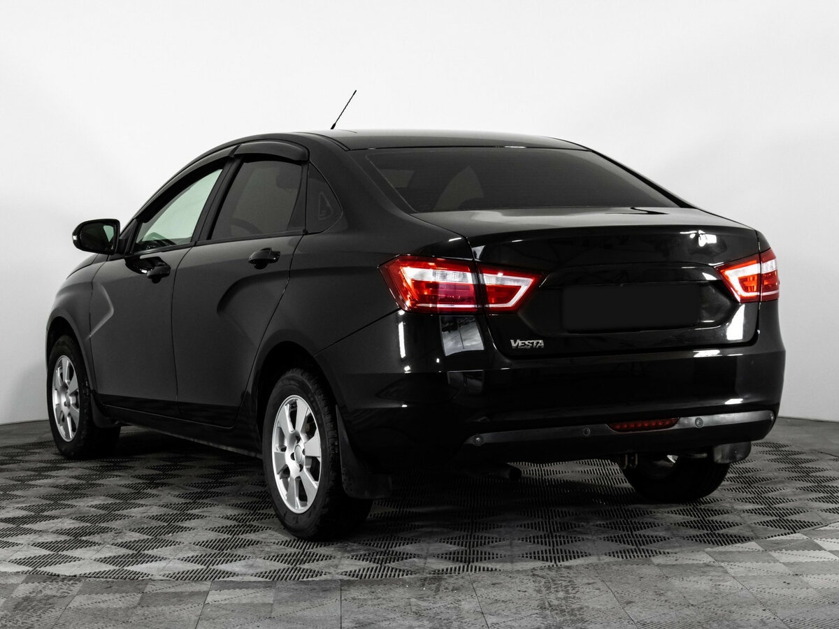 Lada (ВАЗ) Vesta с пробегом — 2017 год. Фото: #5