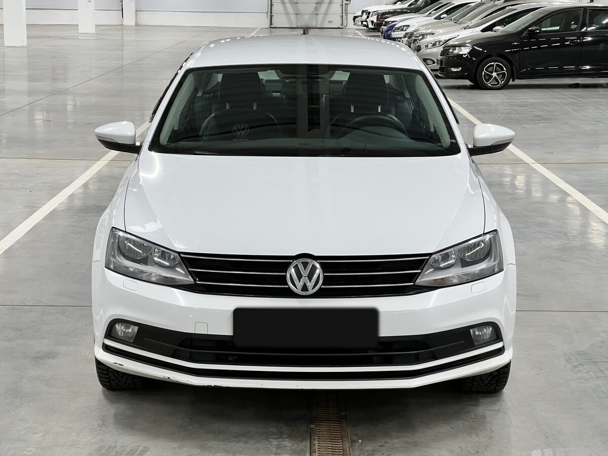 Volkswagen Jetta с пробегом — 2016 год. Фото: #1