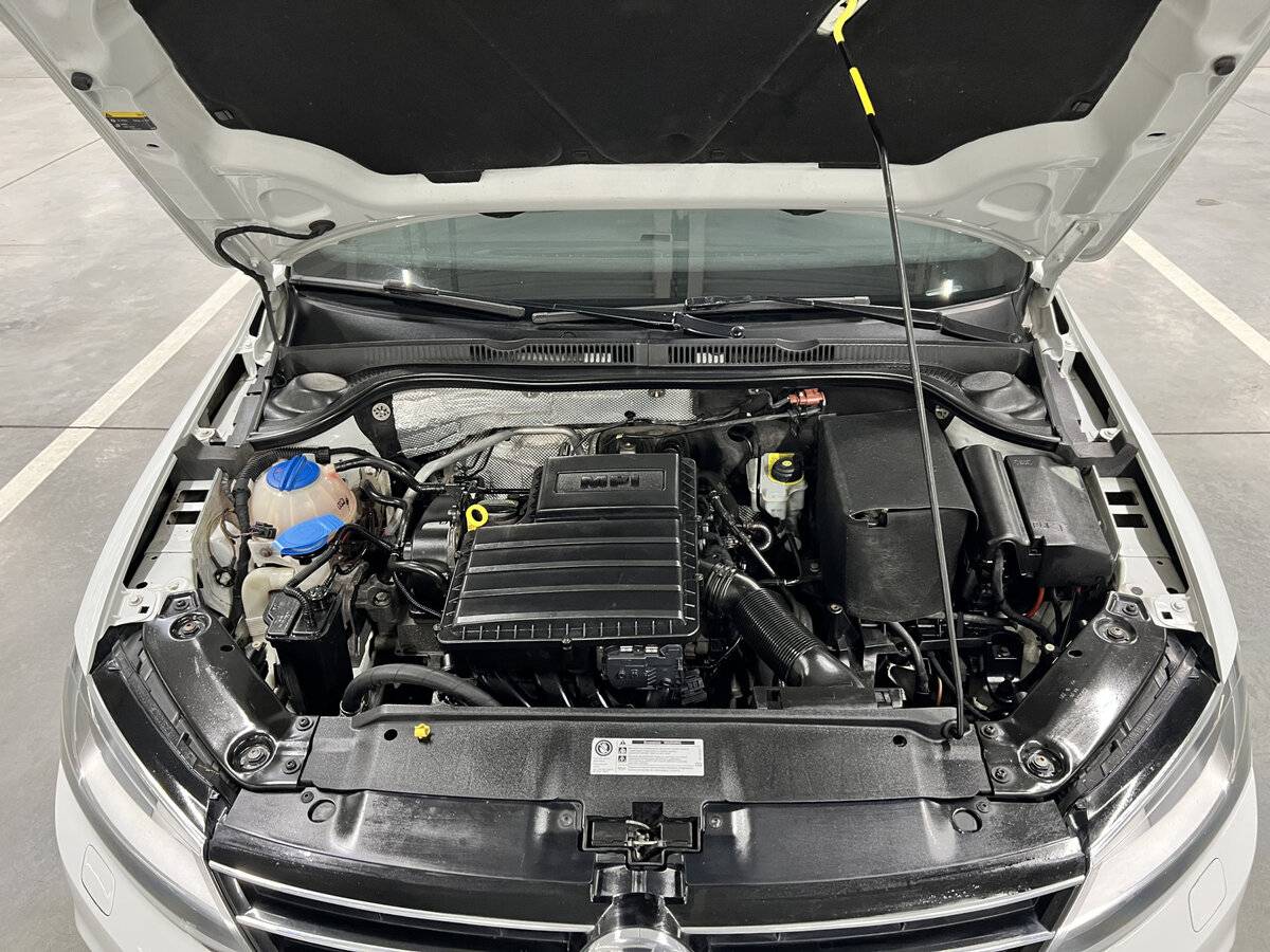 Volkswagen Jetta с пробегом — 2016 год. Фото: #8