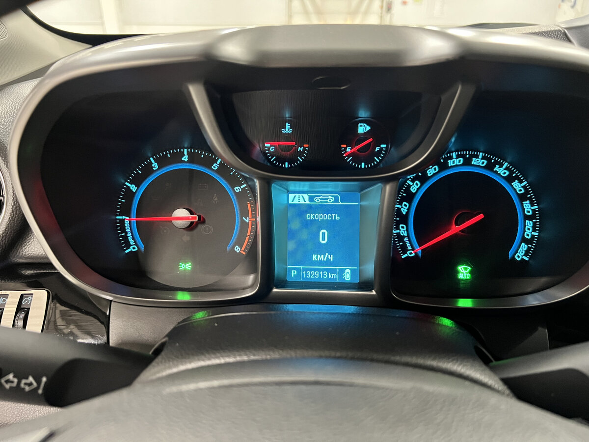 Chevrolet Orlando с пробегом — 2014 год. Фото: #11