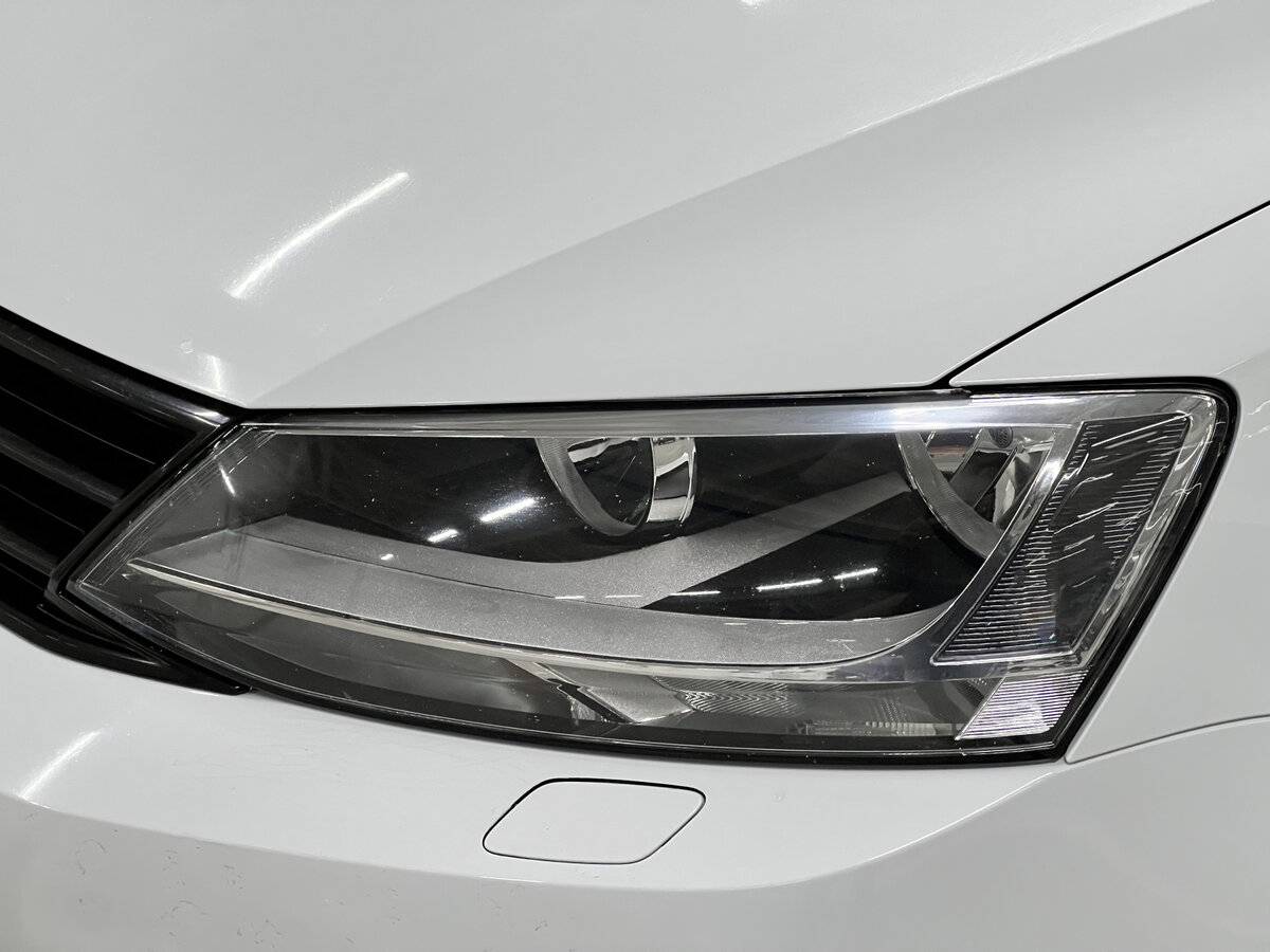 Volkswagen Jetta с пробегом — 2016 год. Фото: #16