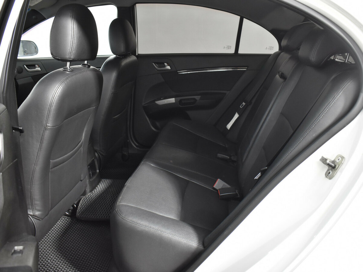 Geely Emgrand EC7 с пробегом — 2014 год. Фото: #10