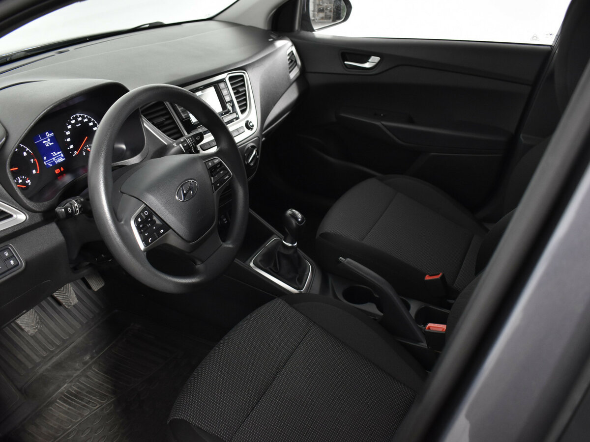 Hyundai Solaris с пробегом — 2021 год. Фото: #8