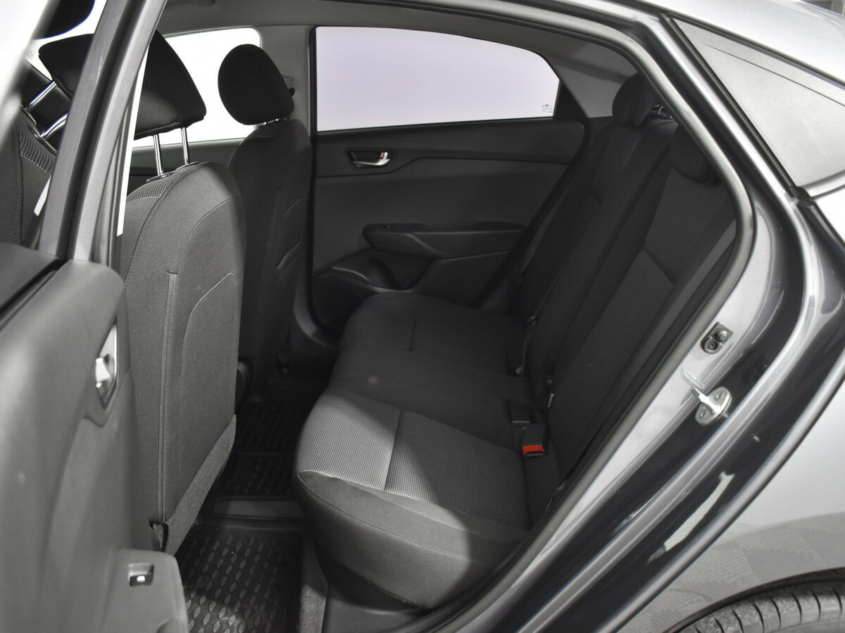 Hyundai Solaris с пробегом — 2021 год. Фото: #11