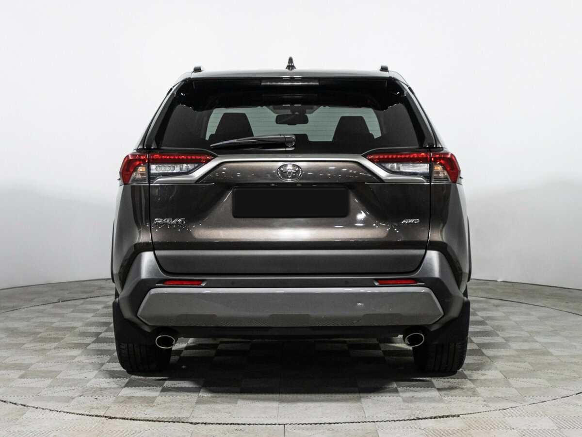 Toyota RAV4 с пробегом — 2020 год. Фото: #5