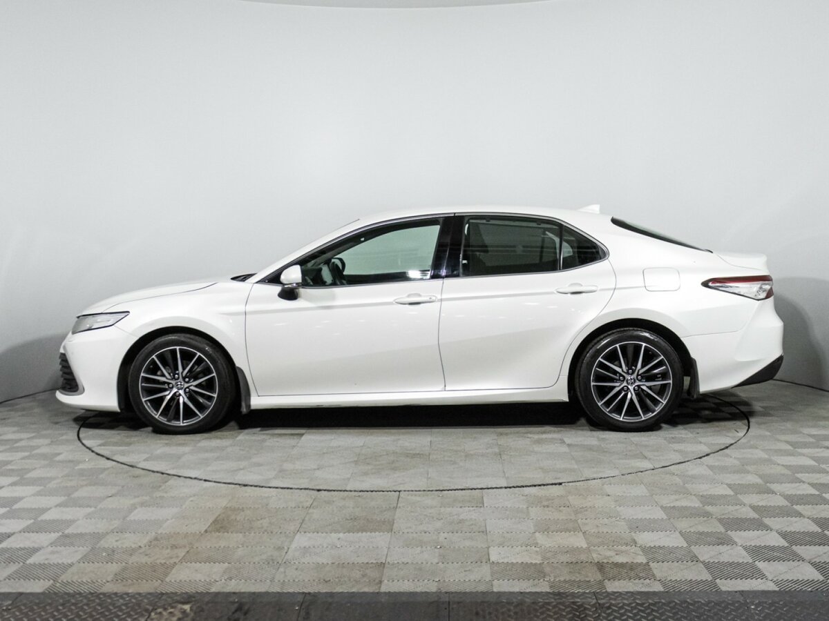 Toyota Camry с пробегом — 2021 год. Фото: #6