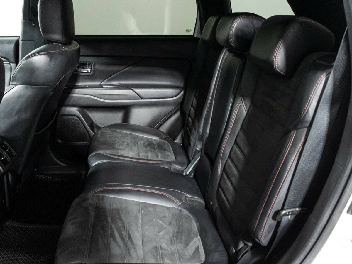 Mitsubishi Outlander с пробегом — 2021 год. Фото: #9