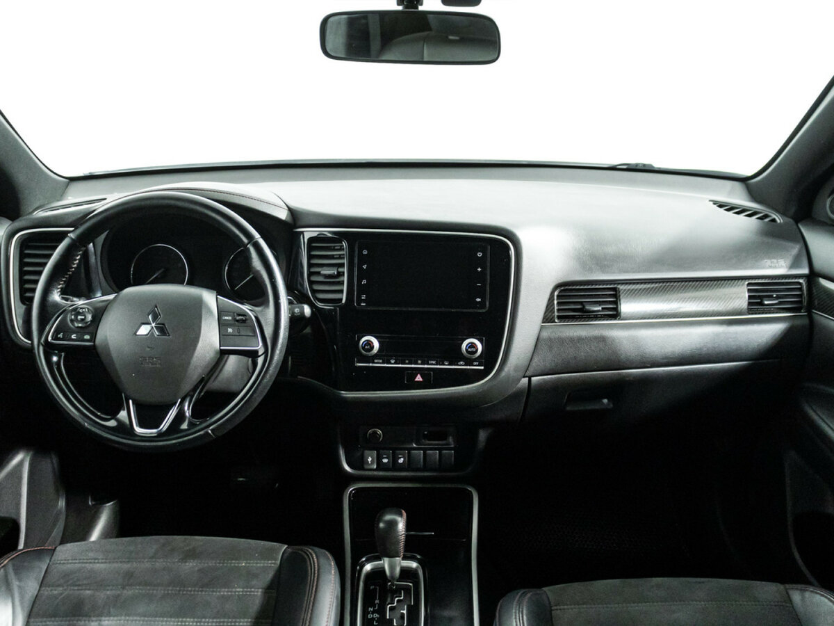 Mitsubishi Outlander с пробегом — 2021 год. Фото: #12