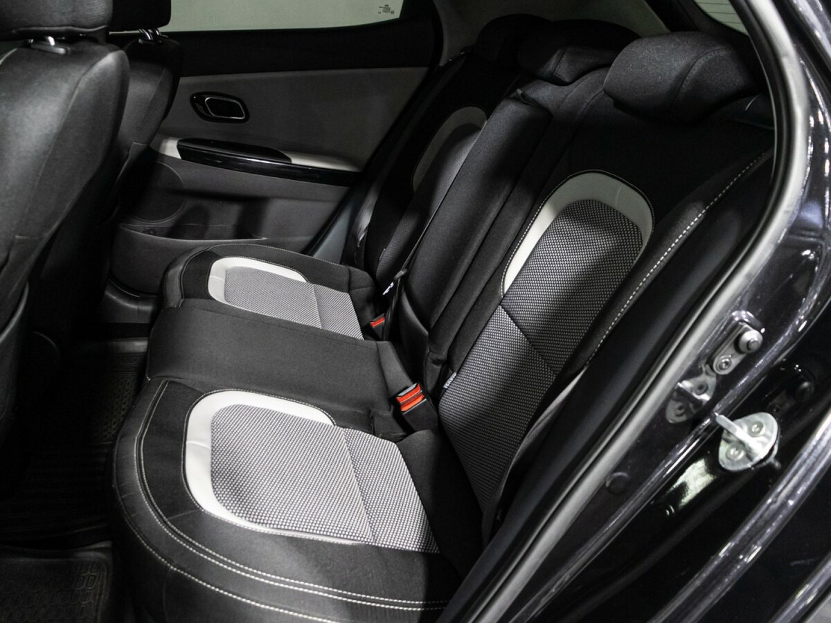 Kia Ceed с пробегом — 2013 год. Фото: #9