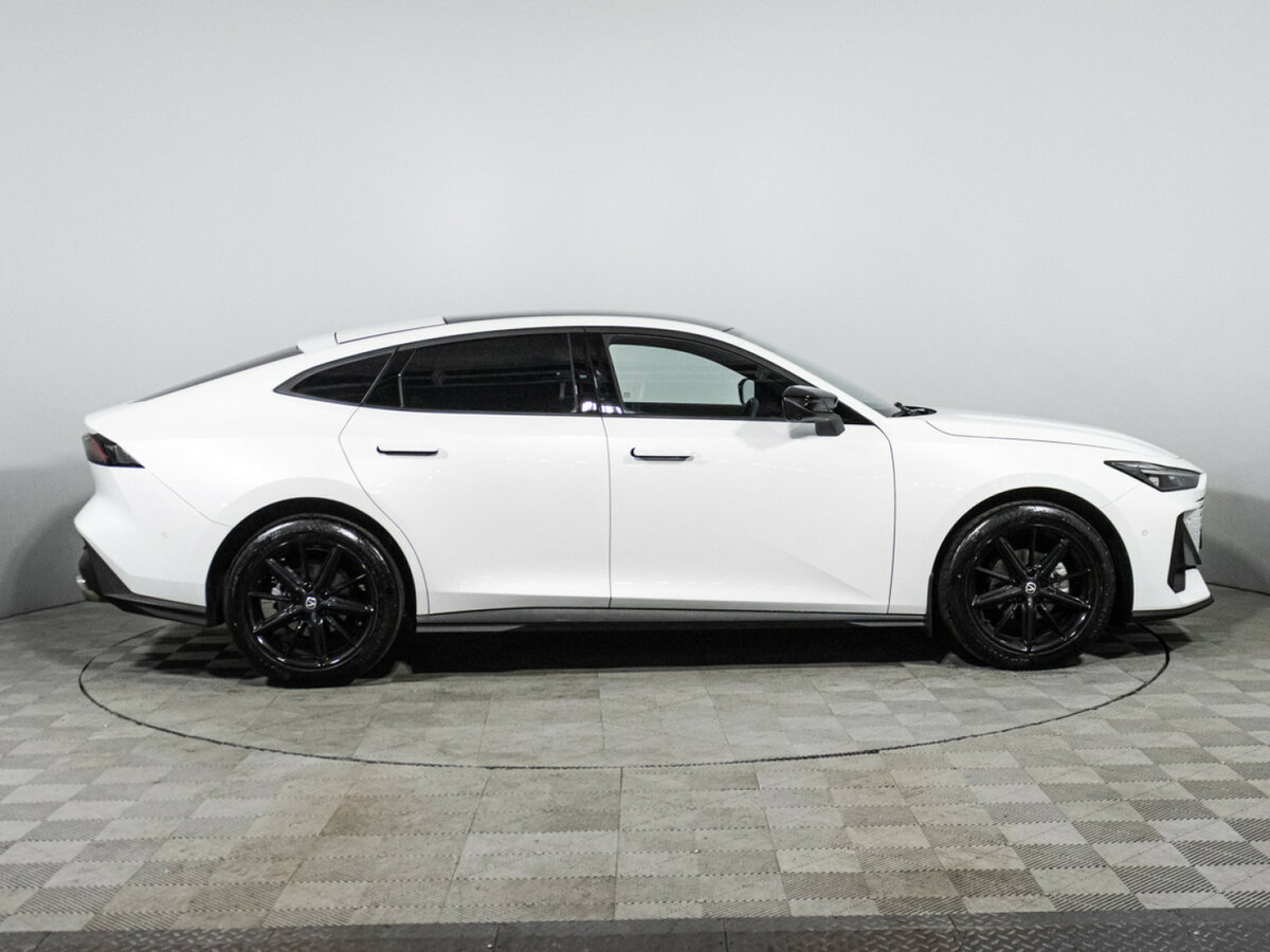 Changan UNI-V с пробегом — 2023 год. Фото: #3