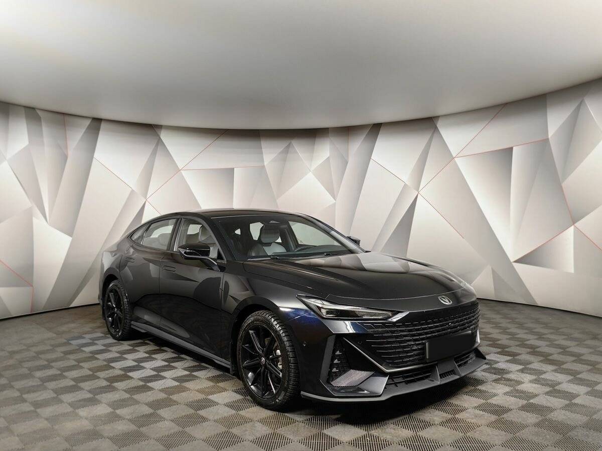 Changan UNI-V с пробегом — 2023 год. Фото: #2