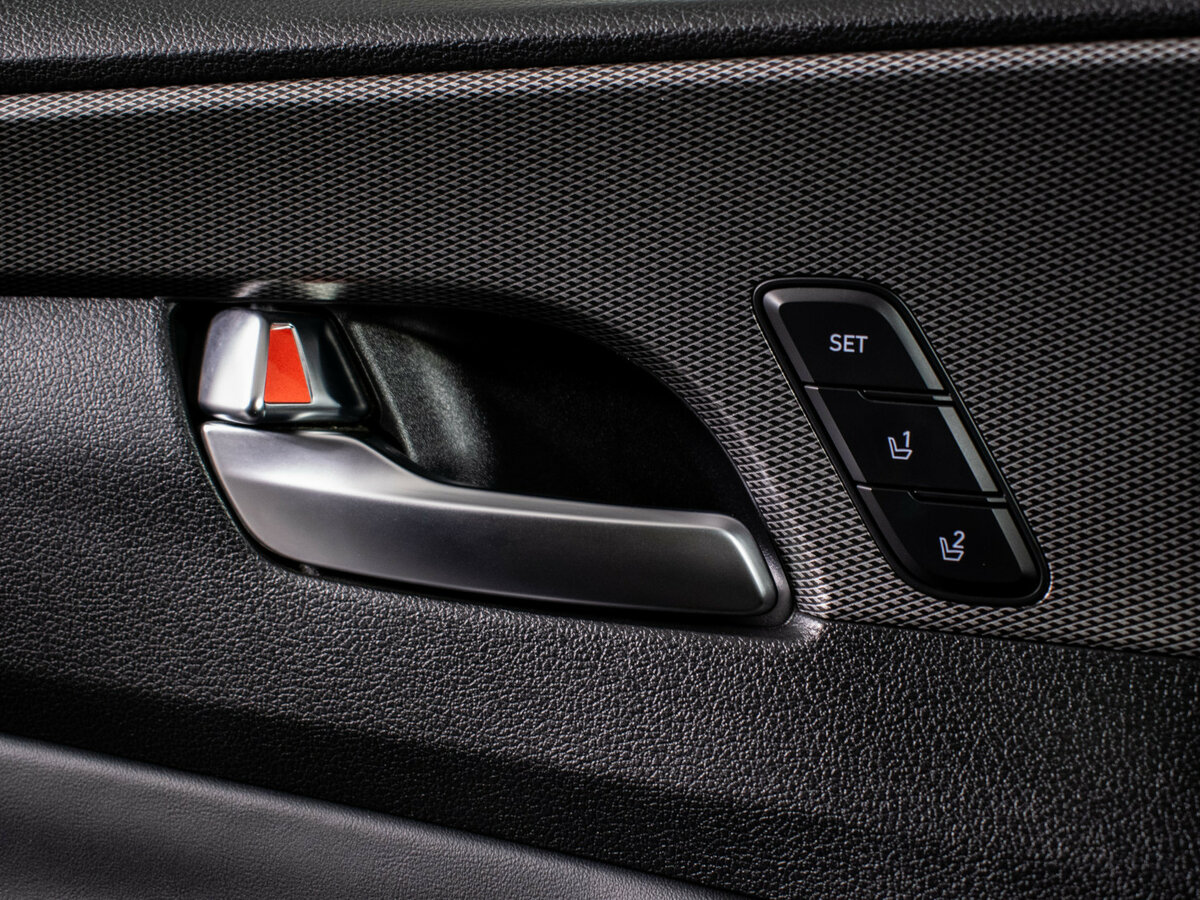 Hyundai Santa Fe с пробегом — 2018 год. Фото: #17