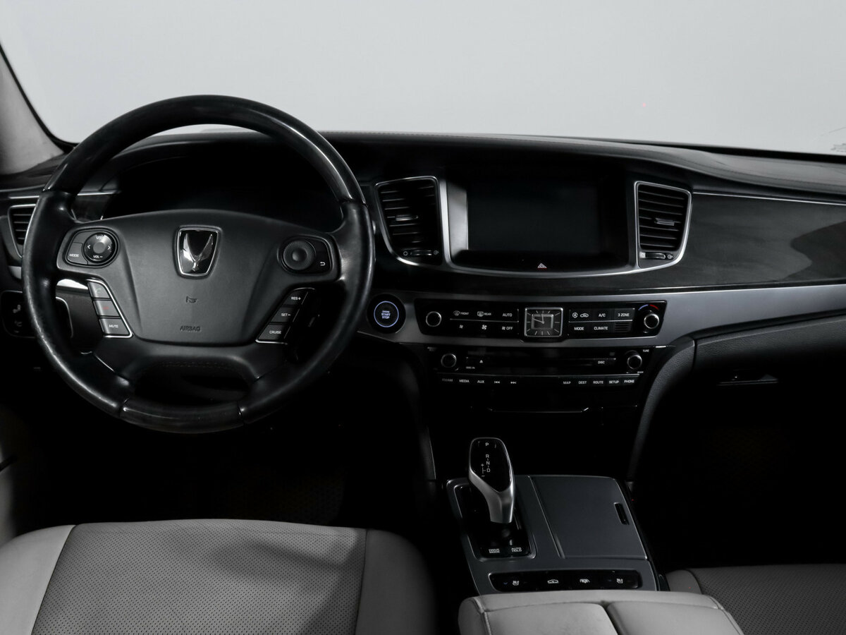 Hyundai Equus с пробегом — 2013 год. Фото: #11