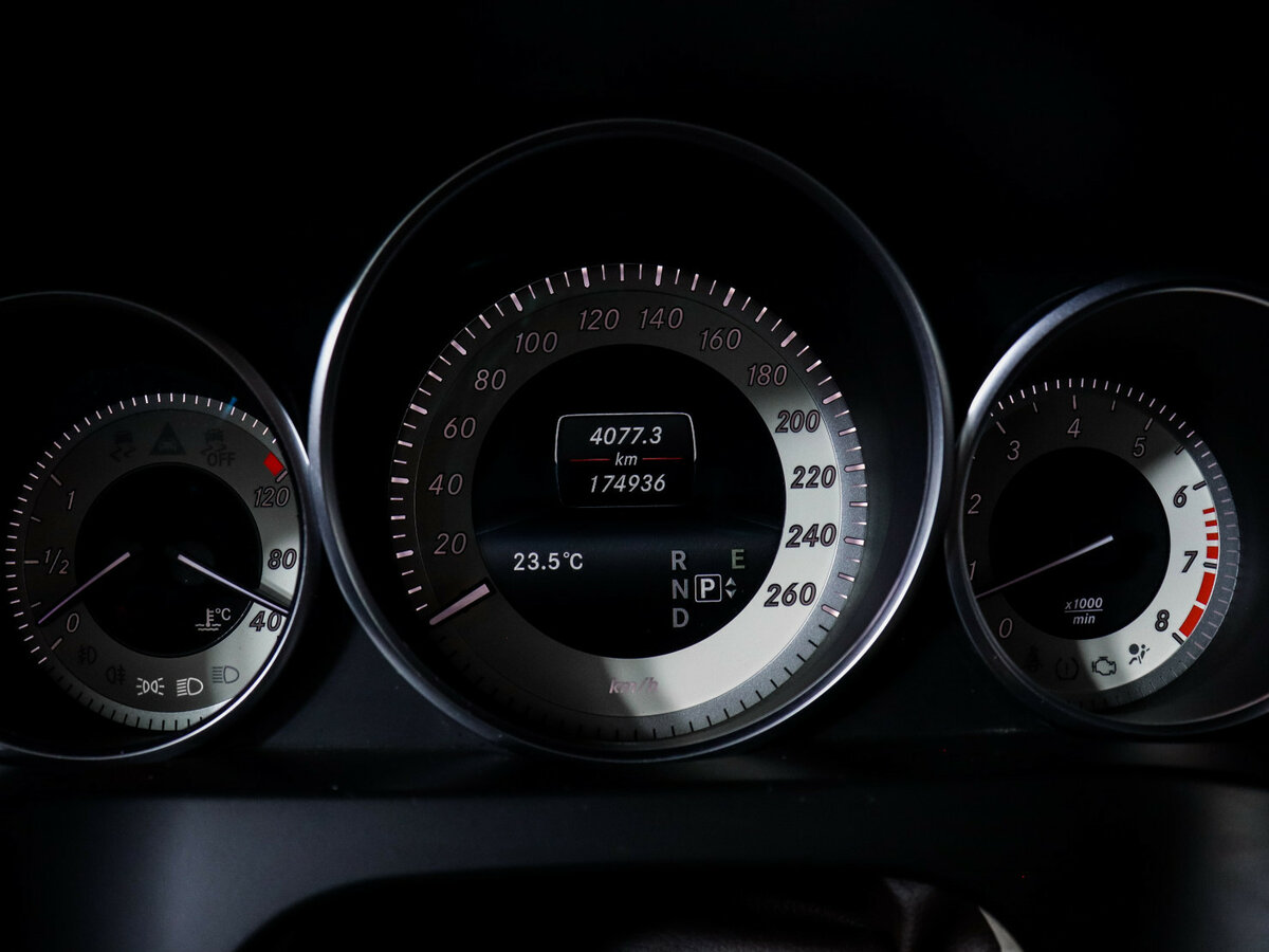 Mercedes-Benz E-Класс с пробегом — 2014 год. Фото: #10