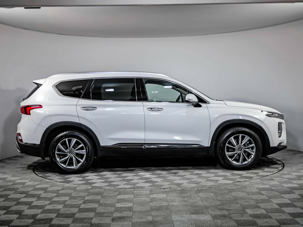 Hyundai Santa Fe с пробегом — 2020 год. Фото: #3