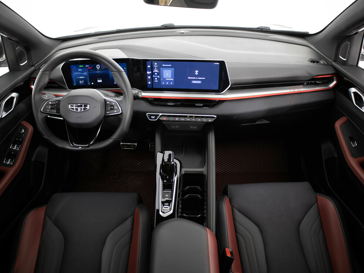 Geely Coolray с пробегом — 2023 год. Фото: #7