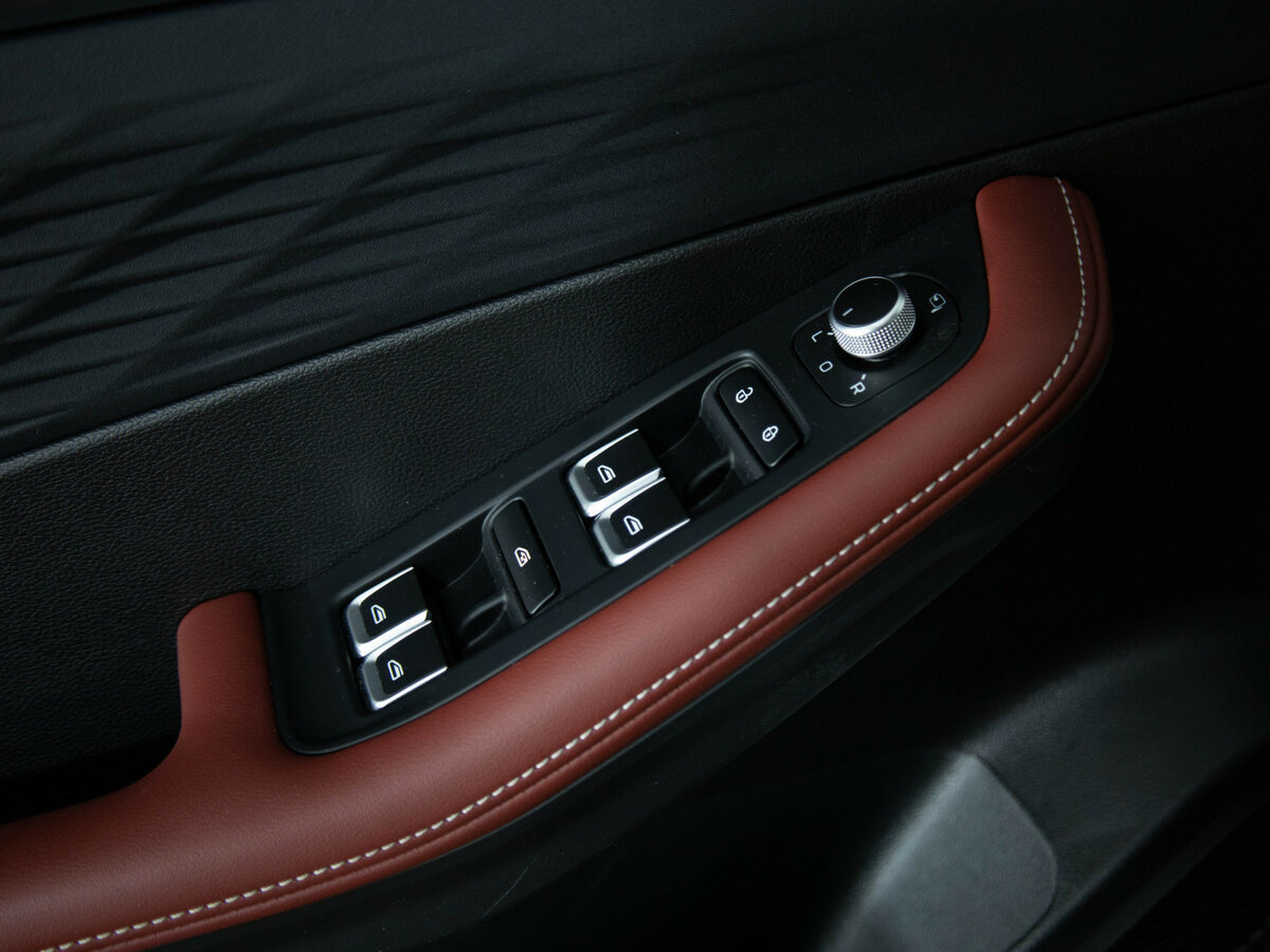 Geely Coolray с пробегом — 2023 год. Фото: #18