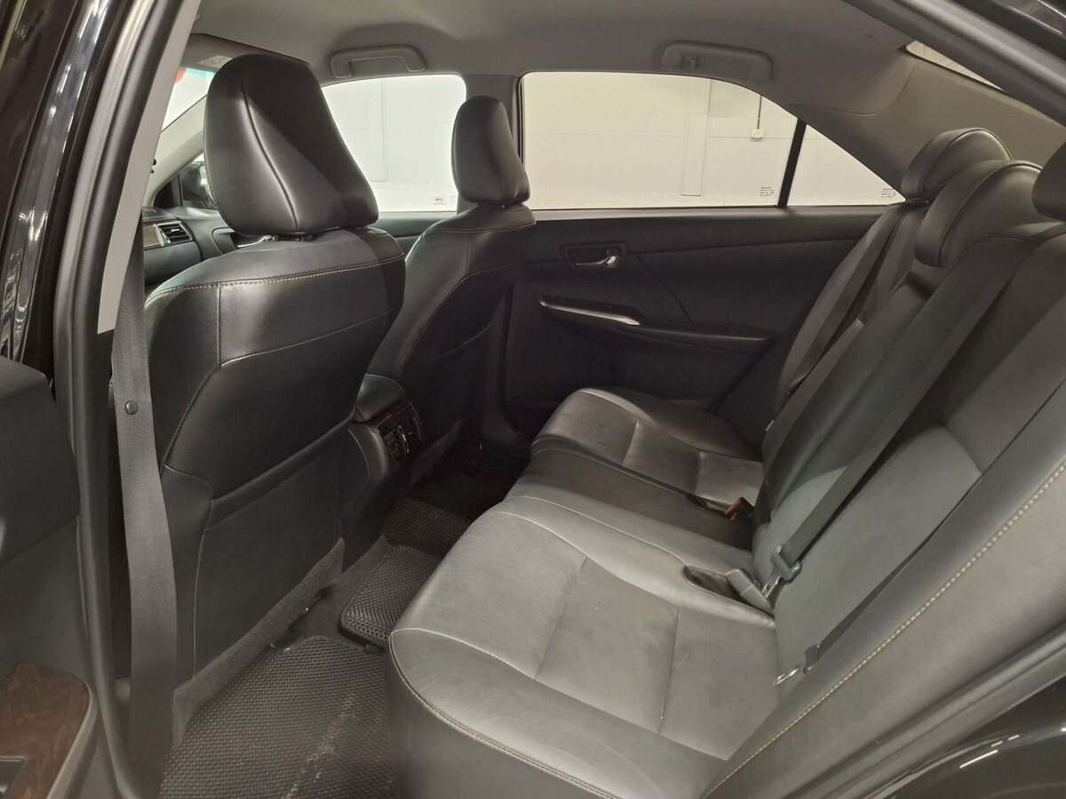 Toyota Camry с пробегом — 2015 год. Фото: #10
