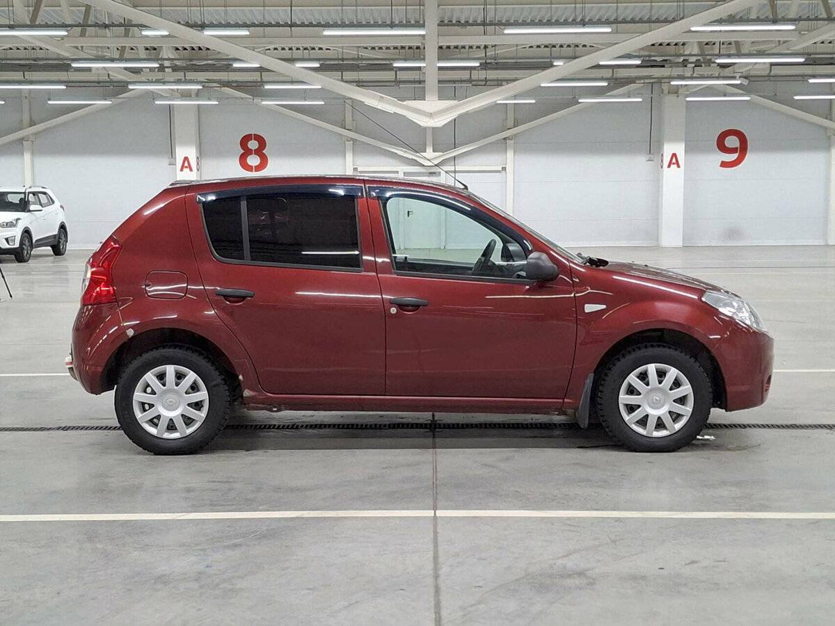 Renault Sandero с пробегом — 2014 год. Фото: #3