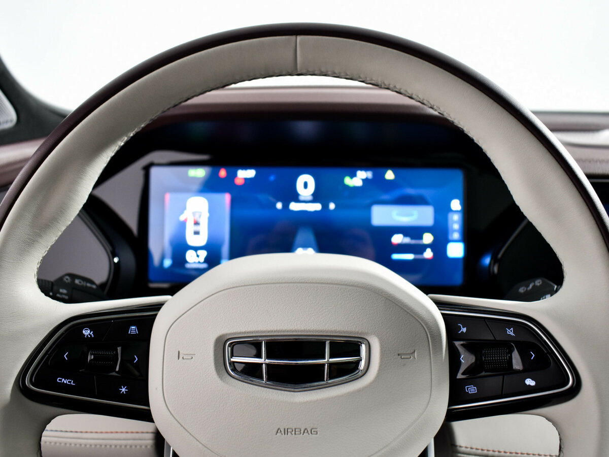 Geely Monjaro с пробегом — 2023 год. Фото: #13