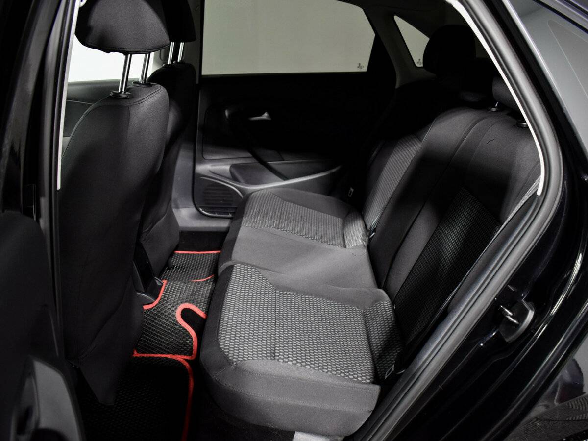 Volkswagen Polo с пробегом — 2013 год. Фото: #10