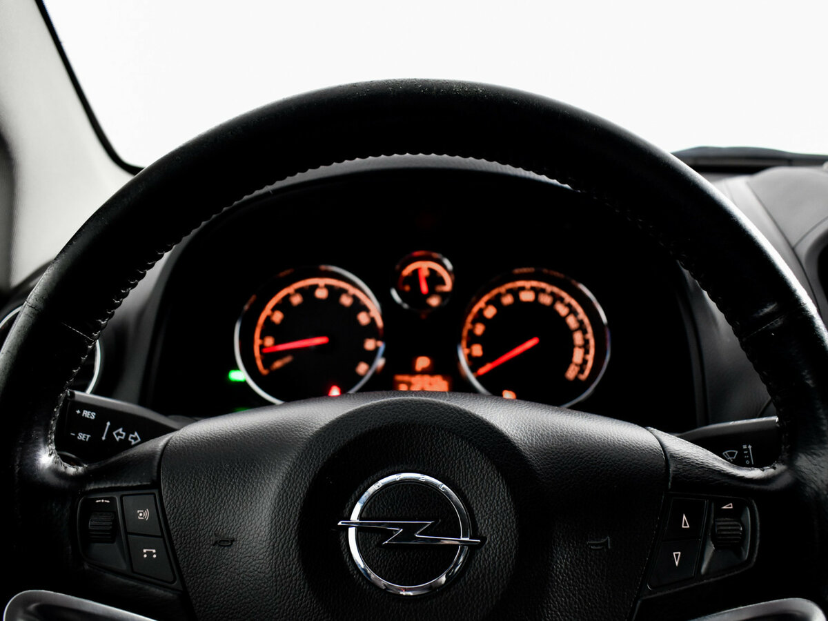 Opel Antara с пробегом — 2013 год. Фото: #13