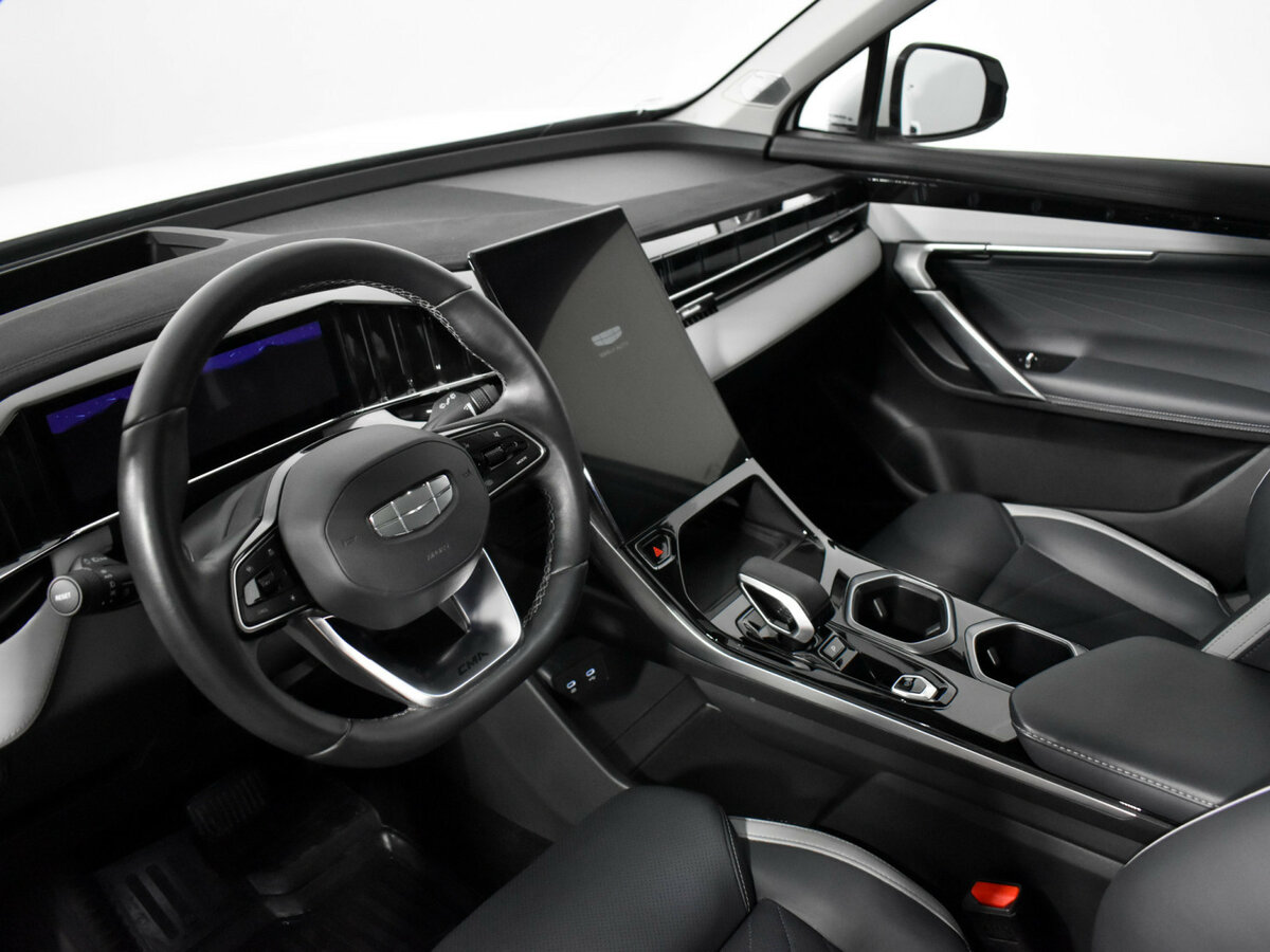 Geely Atlas с пробегом — 2024 год. Фото: #6