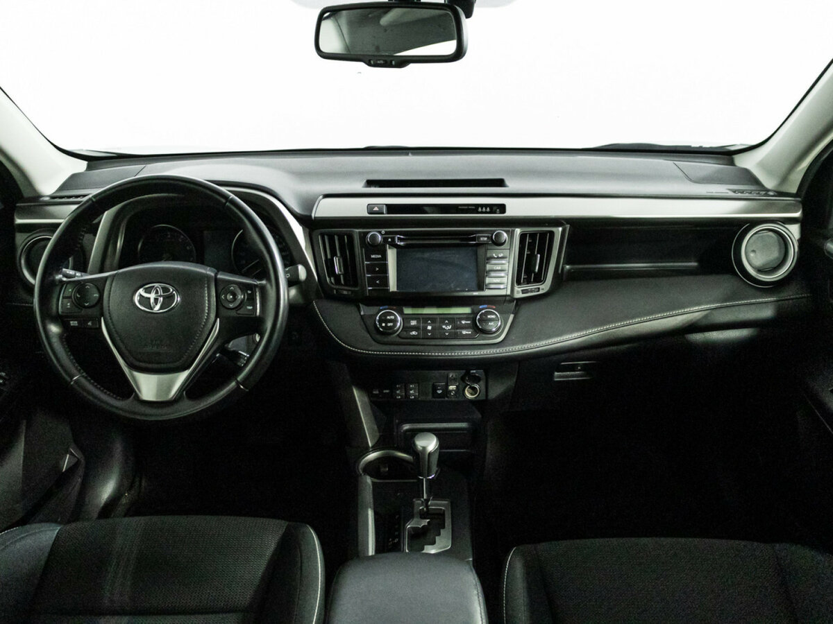 Toyota RAV4 с пробегом — 2015 год. Фото: #11
