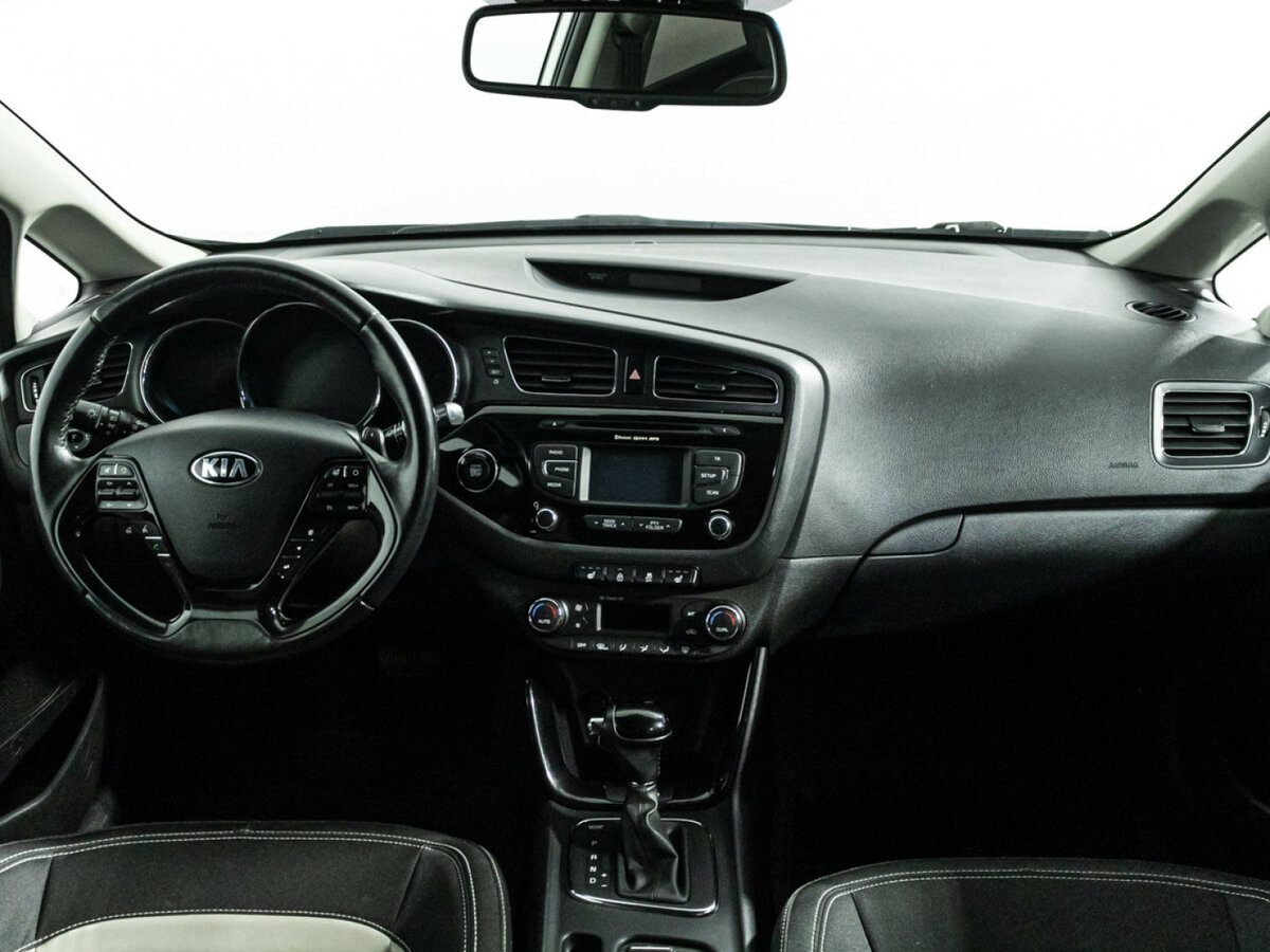 Kia Ceed с пробегом — 2015 год. Фото: #12