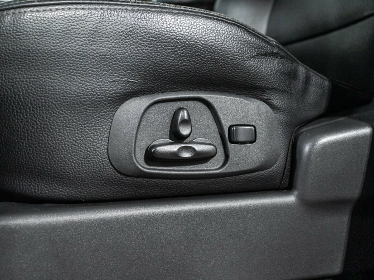 Mitsubishi Pajero с пробегом — 2015 год. Фото: #12