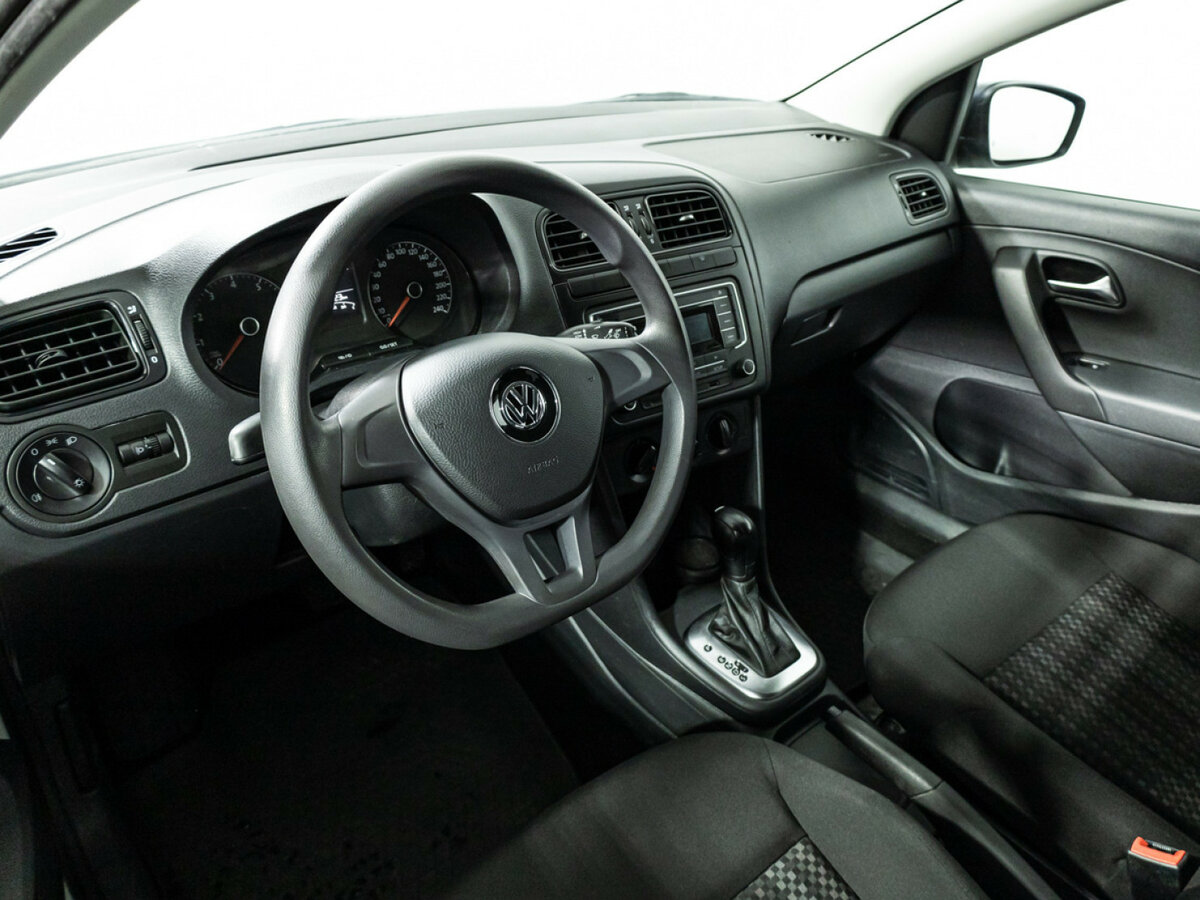 Volkswagen Polo с пробегом — 2019 год. Фото: #10