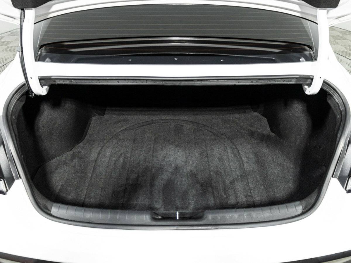 Hyundai Elantra с пробегом — 2023 год. Фото: #18