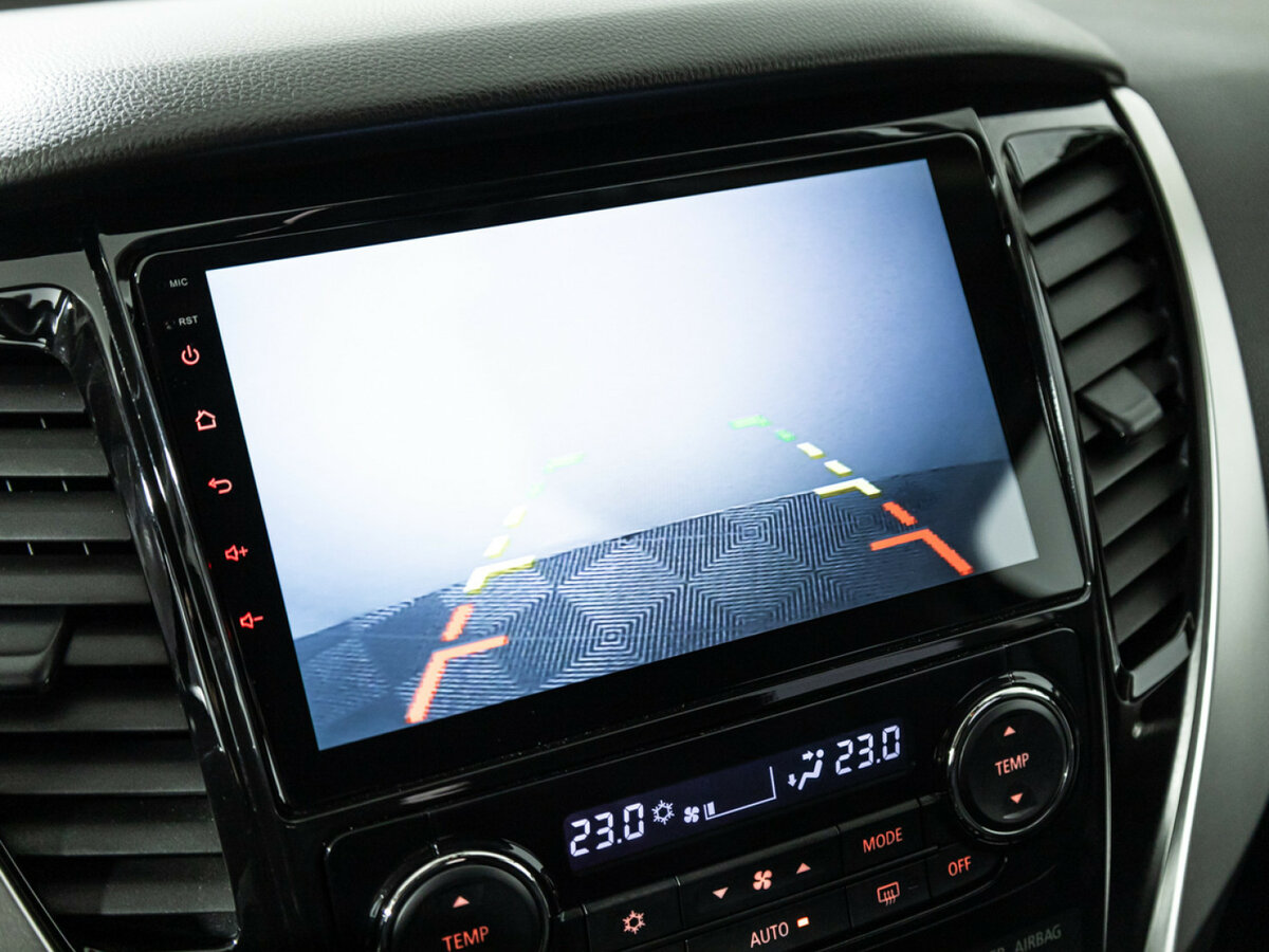 Mitsubishi Pajero Sport с пробегом — 2018 год. Фото: #12