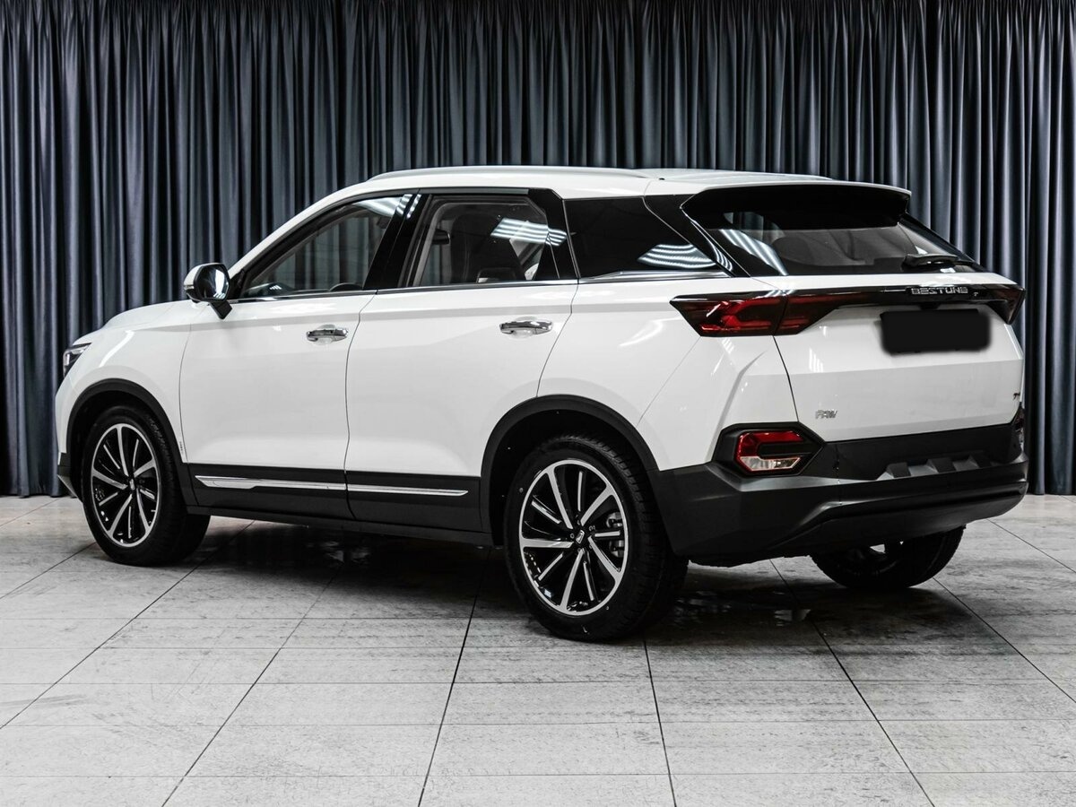 FAW Bestune T77 с пробегом — 2023 год. Фото: #1