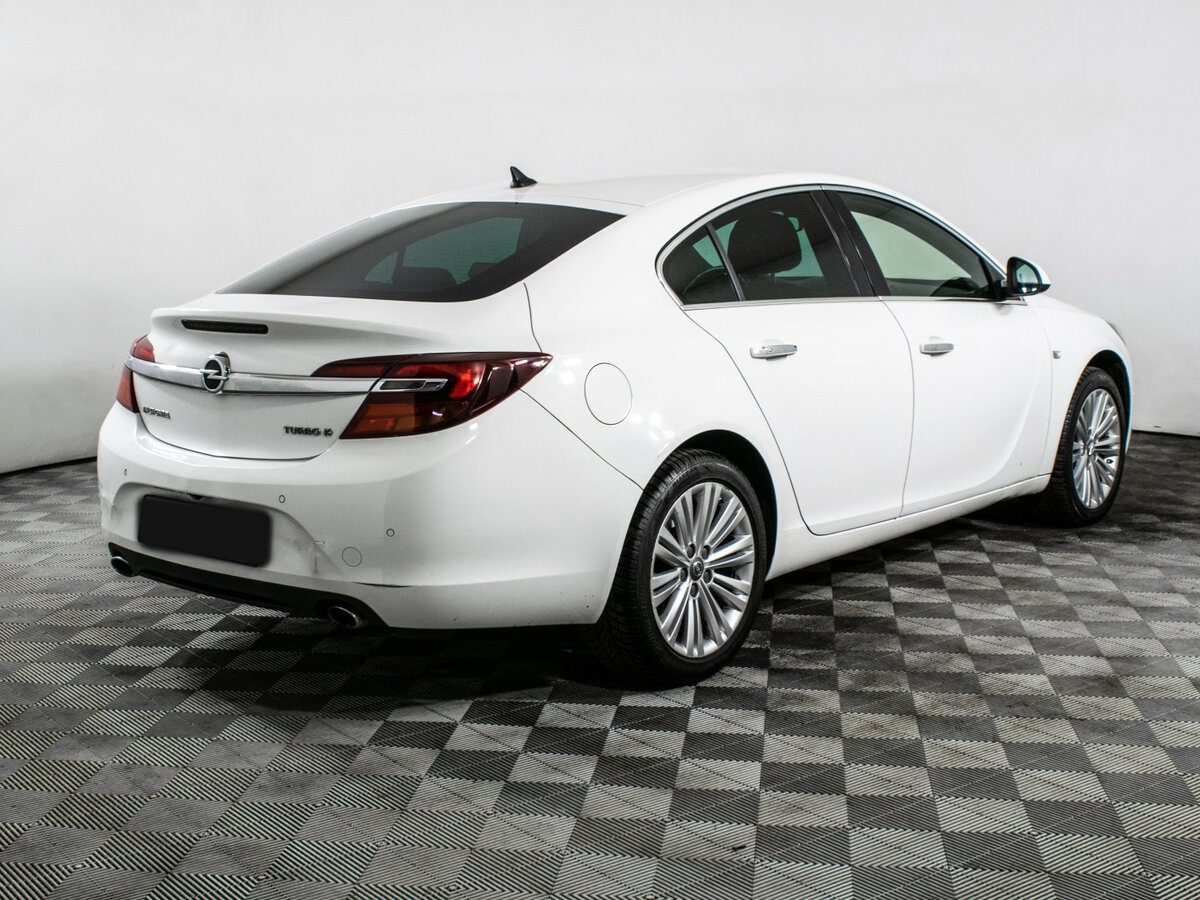 Opel Insignia с пробегом — 2014 год. Фото: #3