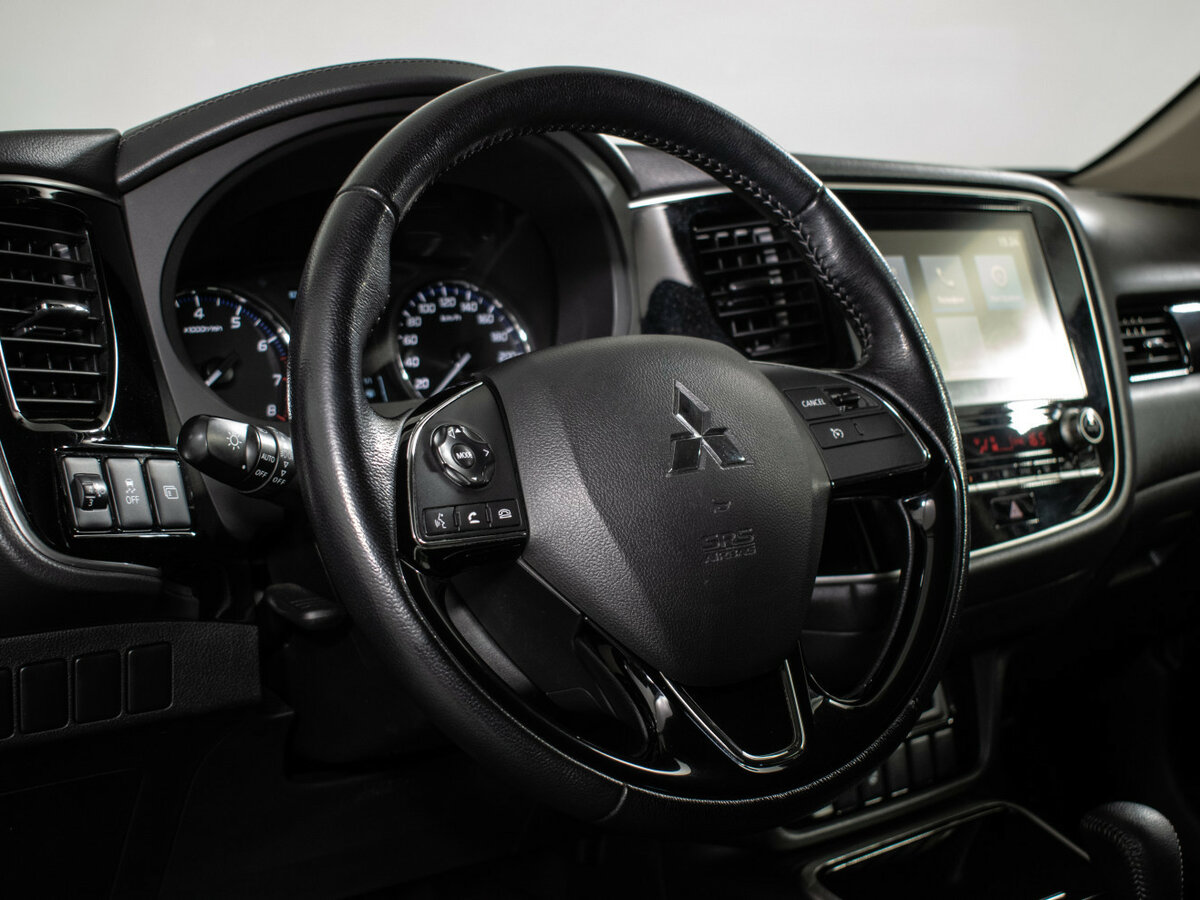 Mitsubishi Outlander с пробегом — 2022 год. Фото: #13