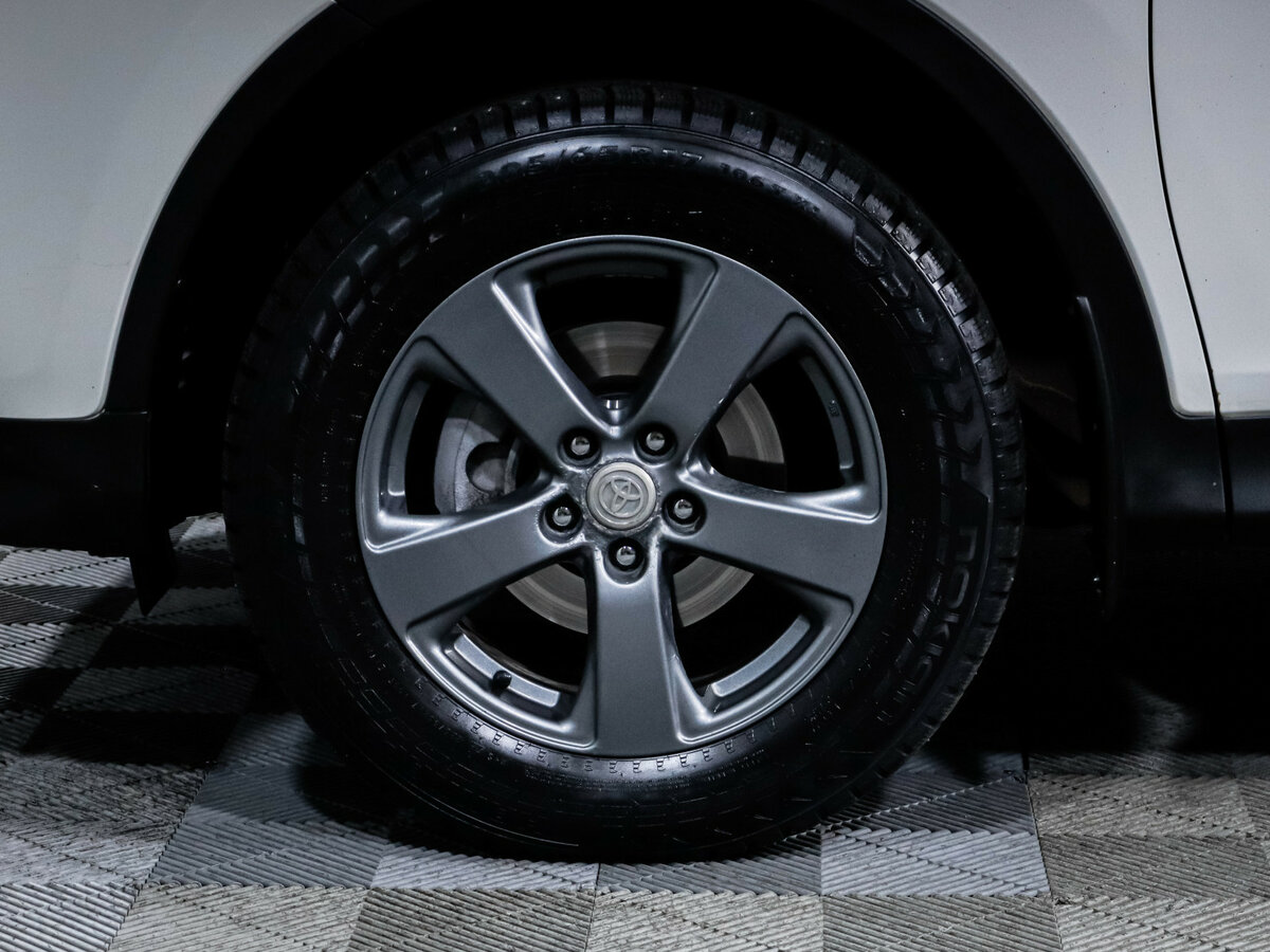 Toyota RAV4 с пробегом — 2013 год. Фото: #14