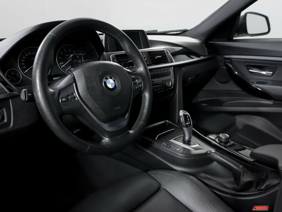 BMW 3 серии с пробегом — 2018 год. Фото: #13