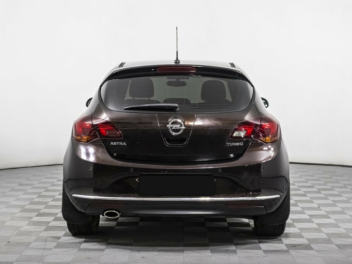 Opel Astra с пробегом — 2013 год. Фото: #5