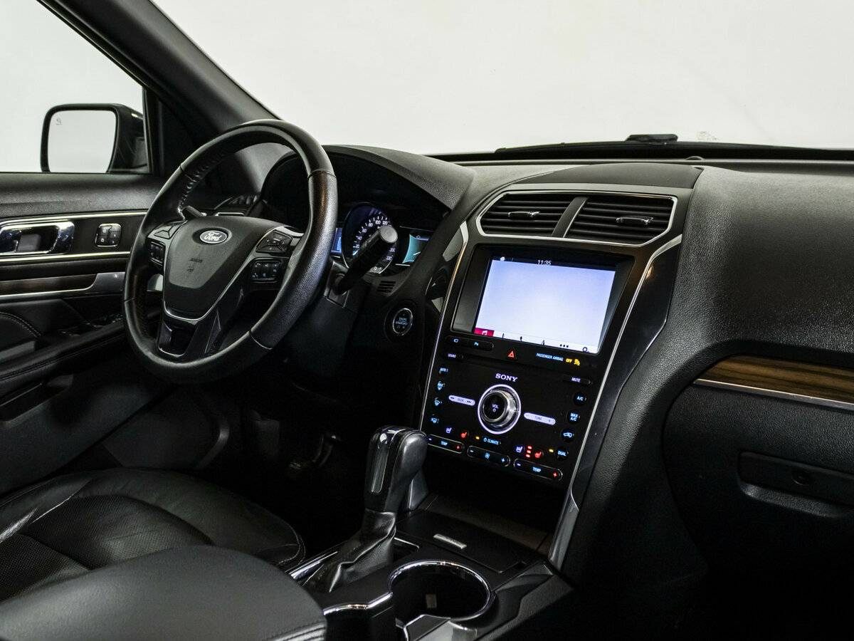 Ford Explorer с пробегом — 2018 год. Фото: #6