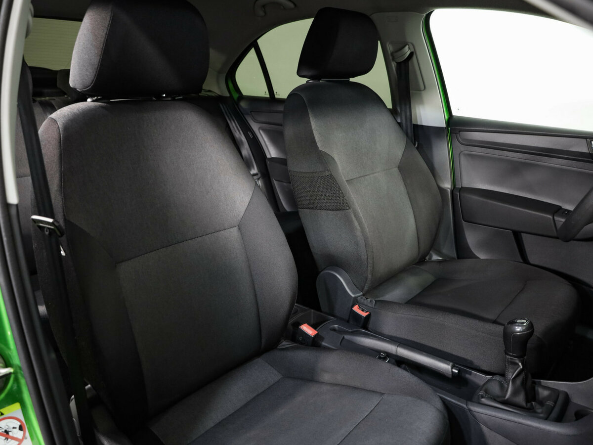 Skoda Rapid с пробегом — 2018 год. Фото: #14